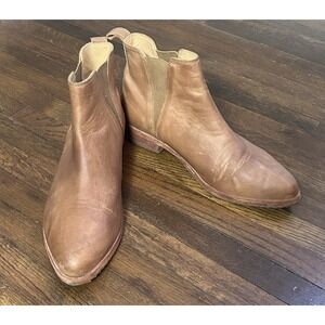 Nisolo Eva Everyday Chelsea Ankle Boot Almond Leather Size 8.5 Chic Timeless